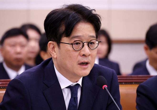 이창수 서울중앙지검장이 18일 오전 서울 여의도 국회에서 열린 법제사법위원회의 서울고등검찰청, 서울중앙지방검찰청 등에 대한 국정감사에서 의원 질문에 답변하고 있다.  뉴시스