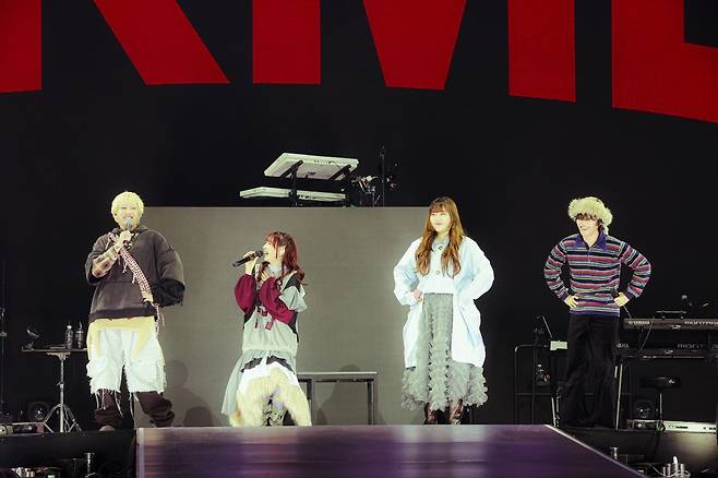 요아소비와 AKMU