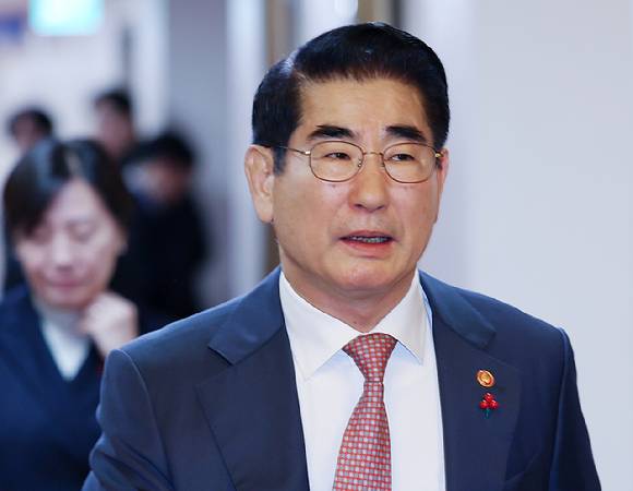 김용현 국방부 장관이 지난 3일 오전 정부서울청사에서 열린 국무회의에 참석하고 있다. 2024.12.3 superdoo82@yna.co.kr [사진=연합뉴스]