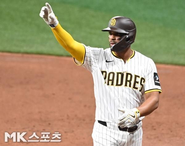 3회말 1사 3루 샌디에이고 보가츠가 1타점 적시타를 날린 후 세리머니를 하고 있다. 사진(서울 고척)=천정환 기자