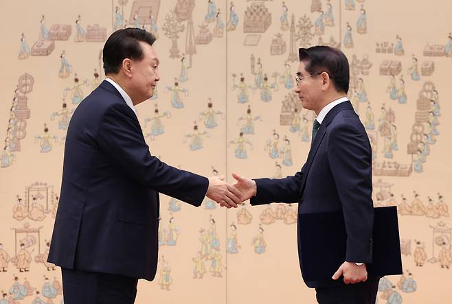 윤석열 대통령과 김용현 전 국방부 장관 /사진=뉴시스(대통령실통신사진기자단)