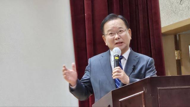 ▲김부겸 전 국무총리가 지난달 17일 광주 동구시 조선대학교 서석홀에서 지산학 협력을 위한 대학과 지역의 혁신'을 주제로 특강하고 있다. ⓒ연합뉴스