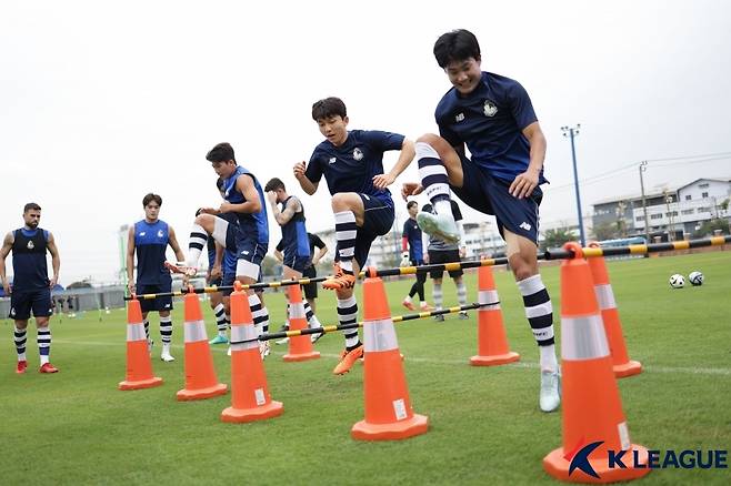 올초 태국에서 전지훈련 갖는 이랜드 [한국프로축구연맹 제공. 재판매 및 DB 금지]