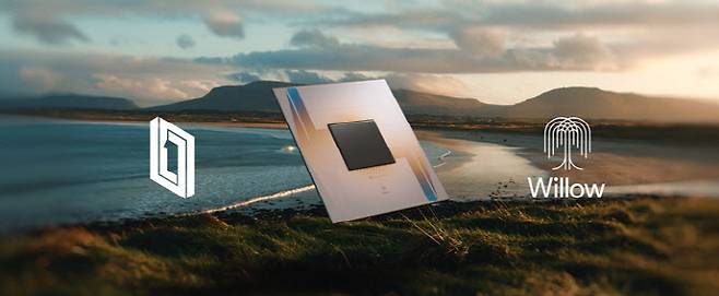 구글이 9일(현지시간) 공개한 양자 칩 윌로우. <사진=구글>