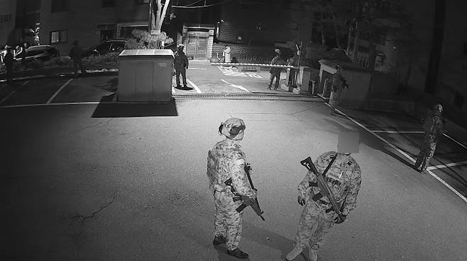 지난 3일 비상계엄 직후 선관위에 배치된 계엄군. 선관위 제공