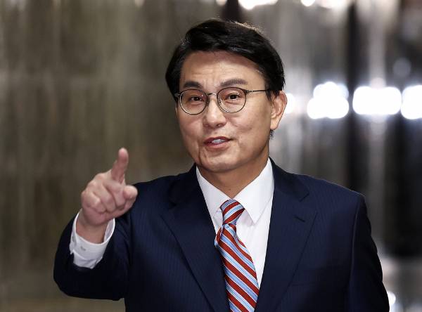 윤상현 국민의힘 의원이 한동훈 국민의힘 대표를 비판하는 내용의 게시글을 작성했다. 사진은 윤 의원이 지난 11일 오후 서울 여의도 국회에서 열린 의원총회에 참석한 모습. /사진=뉴스1