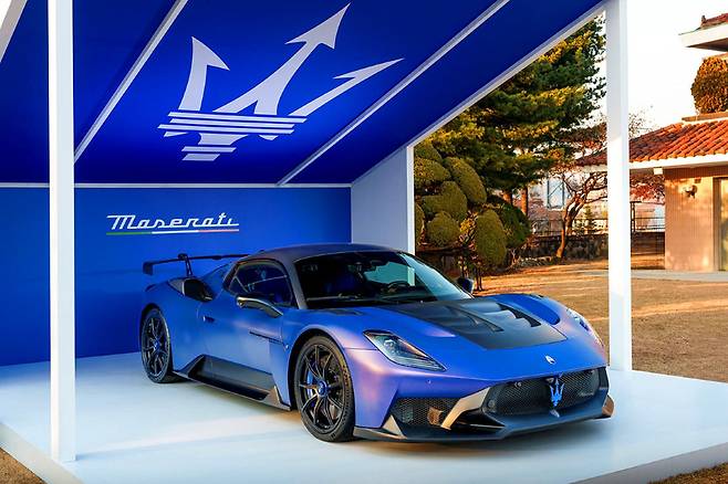 마세라티 GT2 스트라달레