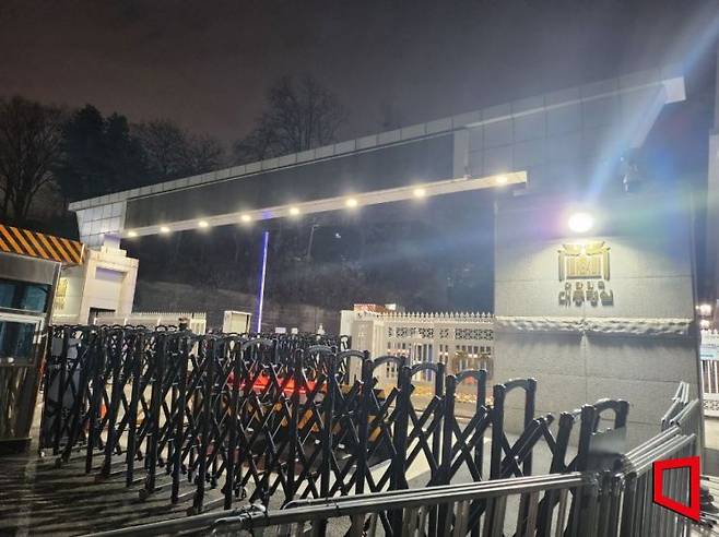 윤석열 대통령의 탄핵소추안이 국회에서 가결된 14일 오후 대통령실 안내실 전광판에 불이 꺼져 있는 모습.