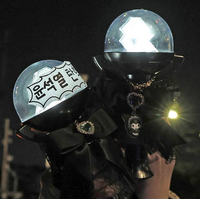 그룹 앤팀(&TEAM)의 응원봉. 백소아 기자