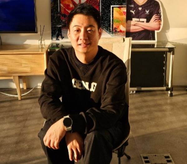 이지훈 젠지 e스포츠 단장(상무)이 한국경제신문과 인터뷰를 나누고 있다 /이주현 기자