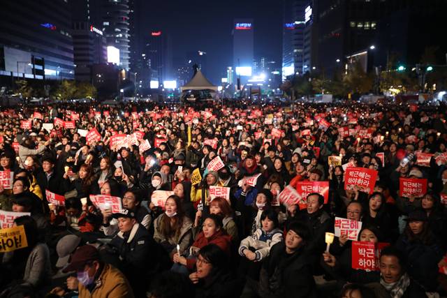 ▲ 2016년 11월 12일 3차 박근혜 퇴진 집회. ⓒ프레시안