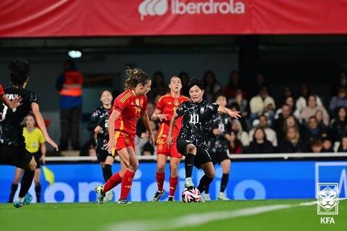 여자축구대표팀이 11월 스페인에서 치른 스페인과 친선경기 모습. [대한축구협회 제공. 재판매 및 DB 금지]