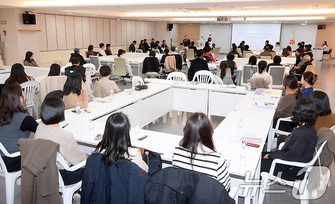 광주시청 중회의실에서 지난 13일 '교통사고‧자살‧산업재해' 3대 사망사고 줄이기 시민실천을 위한 100인 토론회가 열리고 있다.(광주시 제공)2024.12.15/뉴스1