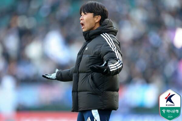 전북현대의 사령탑 시절 김두현 감독. 사진 | 한국프로축구연맹