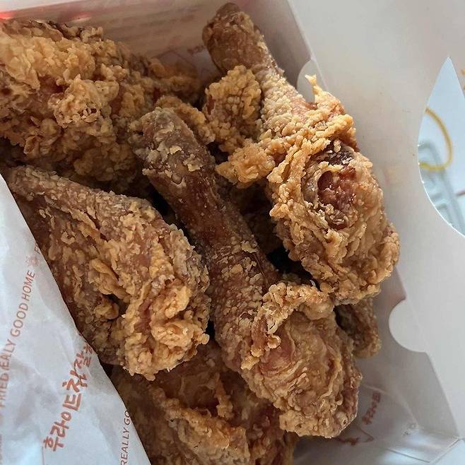 은근히 혼자 먹기 좋은 치킨.jpg