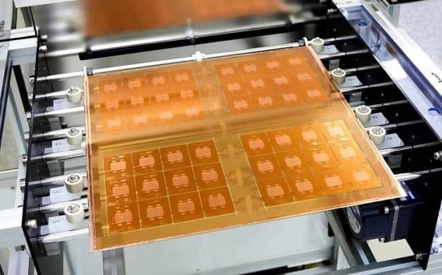 앱솔릭스 반도체 유리 기판  [SKC 제공]