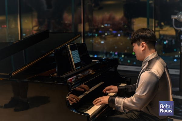 서울스카이 '로맨틱 재즈 크리스마스' 공연 ⓒ롯데월드