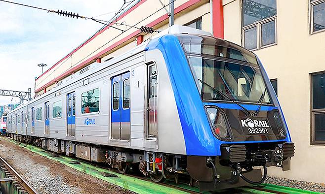 한국형 열차제어시스템이 적용된 전동차가 운행하는 모습. 현대로템 제공