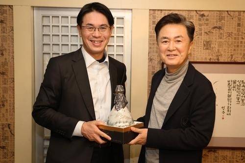 지난 2월 만난 김태흠 충남지사(오른쪽)와 야마시타 마코토 일본 나라현지사. 충남도 제공