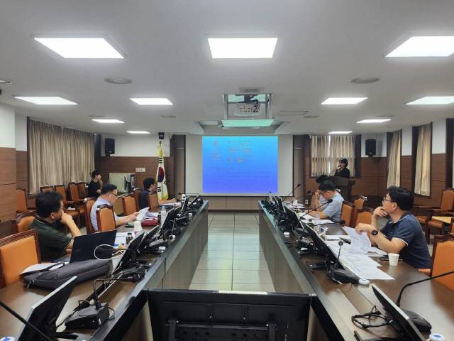 ▲ 데이터 창업·벤처기업 맞춤형지원 선정평가가 지난 8월 맞춤형지원 2개사 및 평가위원 등이 참석한 가운데 열렸다.