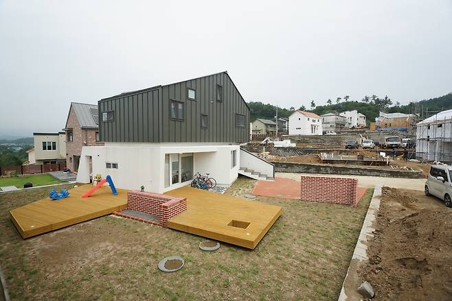 무한궤도 하우스 모습 [에이디모베]