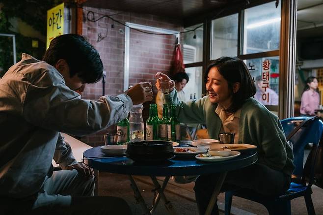 [서울=뉴시스] 영화 '동화지만 청불입니다' 스틸. (사진=미디어캔 제공) 2024.12.19. photo@newsis.com  *재판매 및 DB 금지