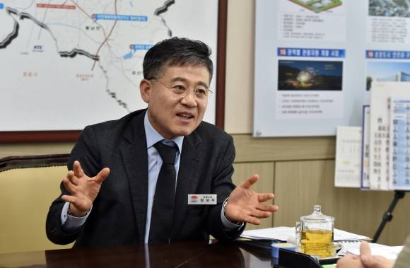 정성주 전북 김제시장이 18일 서울신문과 인터뷰하고 있다. 김제시 제공