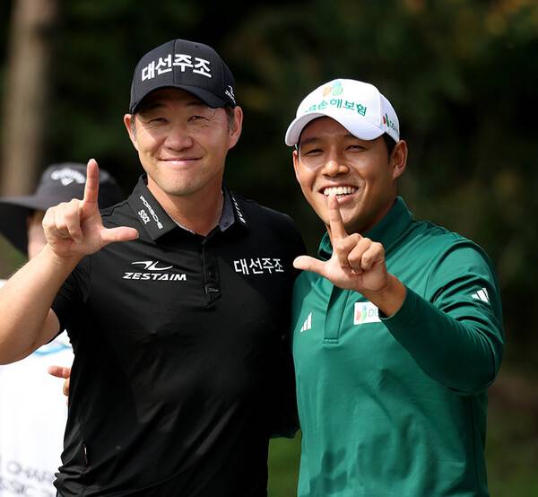 아시안투어 2025시즌 출전권이 걸린 퀄리파잉 스쿨(Q스쿨, 큐스쿨) 파이널 스테이지에서 좋은 성적을 거두며 카드를 획득한 강경남, 문도엽 프로. 사진제공=KPGA