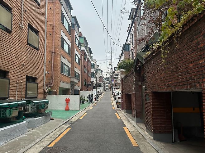 서울 관악구 봉천동 서울미술고등학교 인근 주택가 모습. 정주원 기자