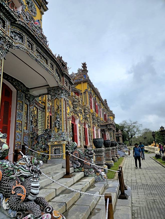 후에성 끼엔쭝궁.