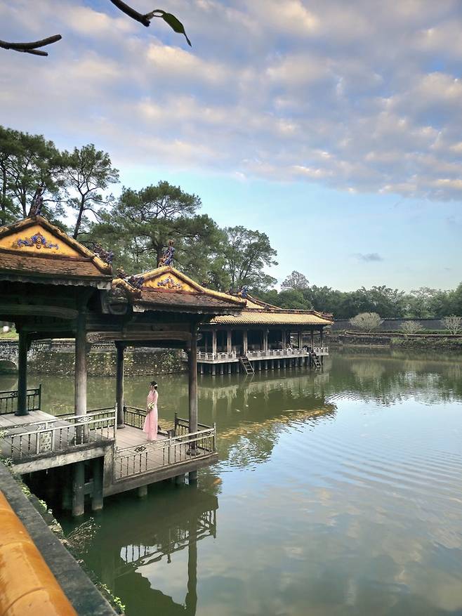 뜨득 화제릉 연못.