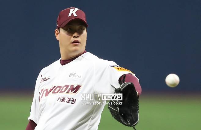 ▲ 트레이드를 통해 KIA로 간 조상우는 이미 리그에서 검증된 불펜투수다. 올해는 44경기에 나와 39⅔이닝을 던져 1패 6세이브 9홀드 평균자책점 3.18을 남긴 조상우는 팔꿈치 부상으로 인해 시즌을 조기 마감하기도 했다. 그러나 2019~2021년에는 마무리투수를 맡아 68세이브를 따낼 정도로 뒷문을 책임질 수 있는 능력도 갖췄음을 보여준 선수다. 또한 내년 시즌을 마치면 FA 권리를 행사할 수 있어 동기부여도 상당하다.&nbsp;ⓒ곽혜미 기자