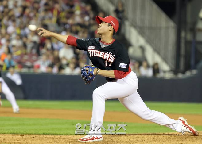 9일 오후 서울 잠실야구장에서 열린 프로야구 KIA와 LG 경기. KIA 투수 임기영이 7회 등판 역투하고 있다. 잠실=정시종 기자 capa@edaily.co.kr /2024.07.09.