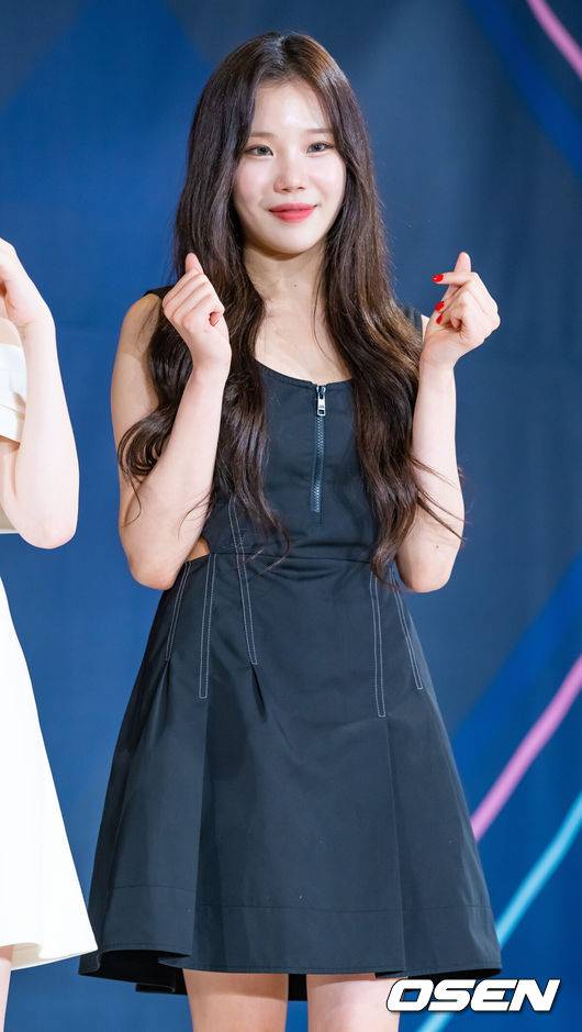 [OSEN=민경훈 기자] 13일 오후 서울 부암동 HW컨벤션 크리스탈홀에서 Mnet '퀸덤퍼즐' 제작발표회가 열렸다.가수 주이가 포토타임을 갖고 있다.&nbsp;2023.06.13 /rumi@osen.co.kr