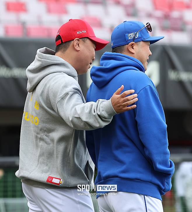 ▲ 2024년 한국시리즈 당시 박진만 삼성 감독(오른쪽)과 이범호 KIA 감독(왼쪽). ⓒ곽혜미 기자