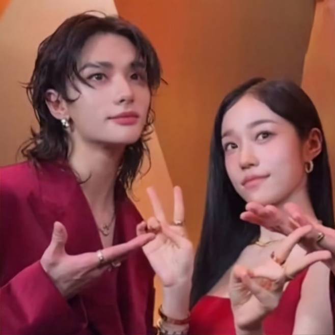 1000029159.jpg 잘생긴 사람을 보는 노윤서의 눈빛....