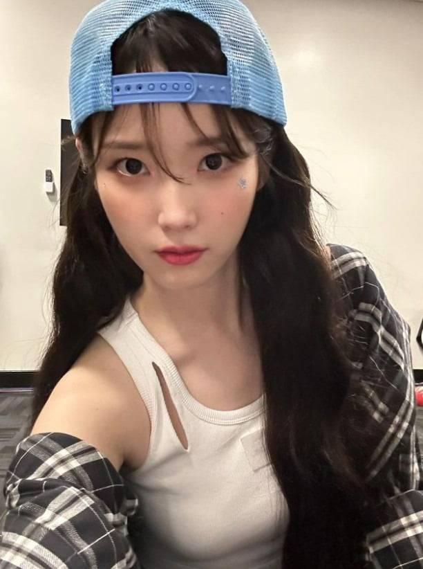 사진=아이유 SNS