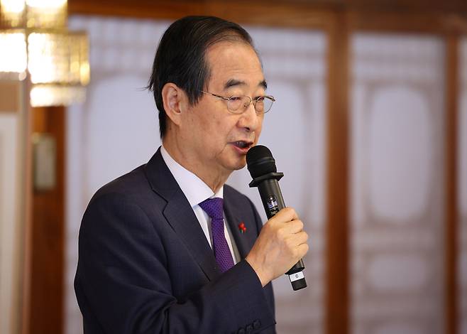 한덕수 대통령 권한대행 국무총리가 지난 23일 국무총리 서울공관에서 열린 경제단체 오찬 간담회에서 발언하고 있다. [사진 출처 = 연합뉴스]