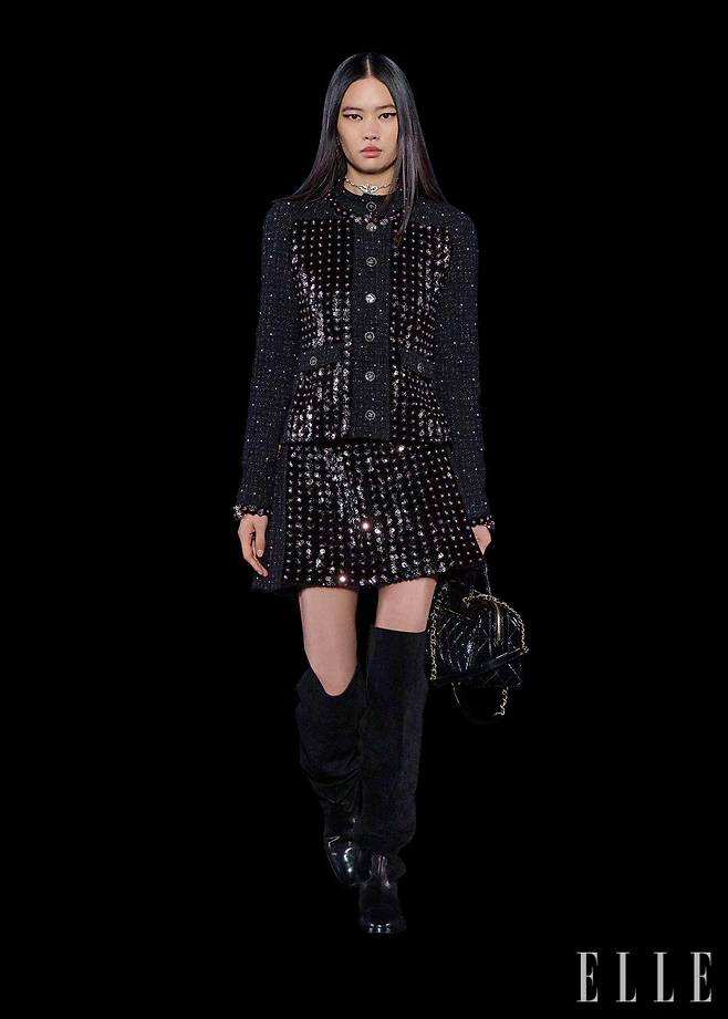 르사주 공방에서 제작한 자수 장식 디테일과 이를 활용한 룩.