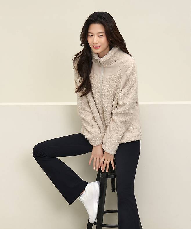 안다르 모델 전지현