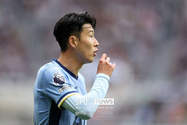 ▲ 사실 토트넘과 손흥민 재계약 소식은 2023년도부터 나왔다. 토트넘은 유럽 톱 클래스 공격수였던 해리 케인을 바이에른 뮌헨에 보내줬기에 손흥민을 반드시 지키려는 각오였다.