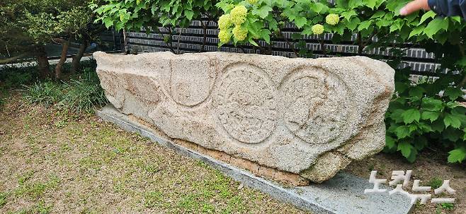 연주사자공작문 경주박물관 소재. 이슬람의 영향을 받은 흑적이 뚜렷하다. 이재기 기자