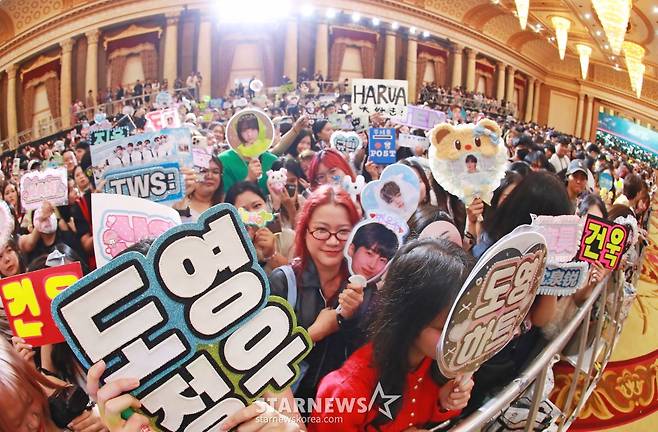 2024 AAA 개최 '한자리 모인 한류팬들'[★포토]