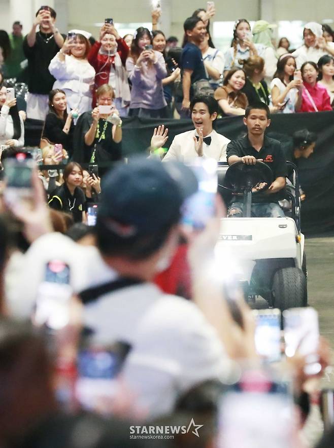 김수현 '방콕에 온 그대'[★포토]