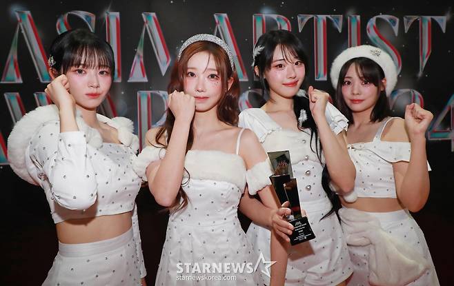 QWER 'AAA 화이팅'[★포토]