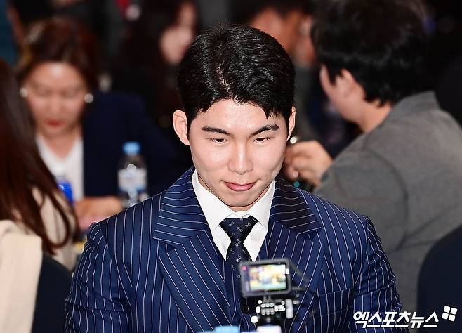 메이저리그 포스팅 협상을 위해 미국으로 건너가 있던 키움 히어로즈 내야수 김혜성이 지난 23일 한국으로 귀국했다. 메이저리그 포스팅 무산이나 포기가 아닌 병역법 준수를 위한 조기 귀국이었다. 엑스포츠뉴스 DB