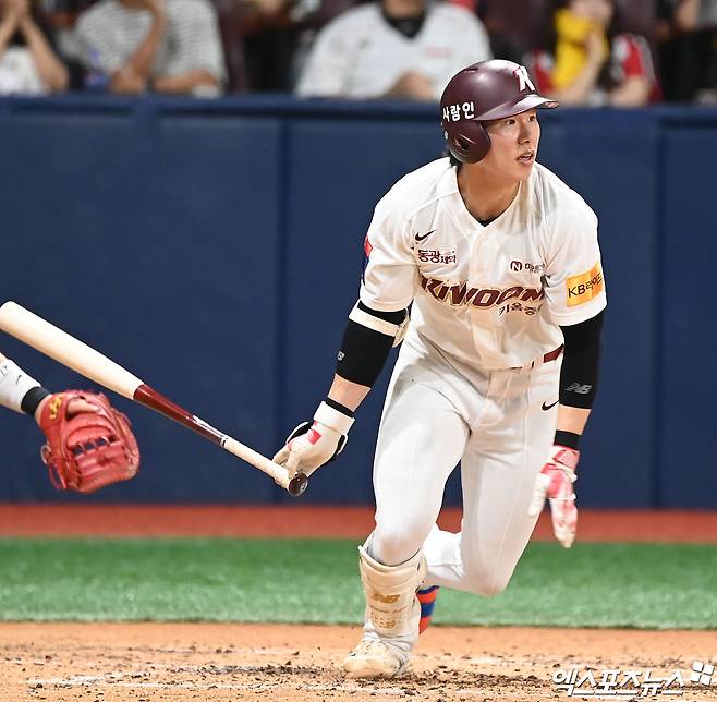 메이저리그 포스팅 협상을 위해 미국으로 건너가 있던 키움 히어로즈 내야수 김혜성이 지난 23일 한국으로 귀국했다. 메이저리그 포스팅 무산이나 포기가 아닌 병역법 준수를 위한 조기 귀국이었다. 엑스포츠뉴스 DB