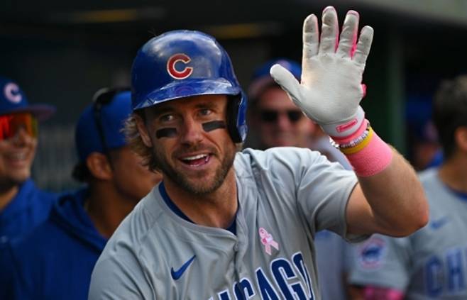 KIA 구단은 26일 계약금 20만 달러, 연봉 80만 달러 등 총액 100만 달러에 위즈덤 영입을 공식 발표했다. 메디컬 테스트 과정에서 국내와 국외 기관 교차 검증으로 시간이 꽤 걸렸지만, 연말이 다 지나가기 전에 위즈덤 계약 소식이 전해졌다. AP 연합뉴스