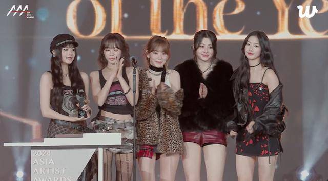 그룹 르세라핌은 올해의 퍼포먼스 부문을 수상했다. 위버스 캡처