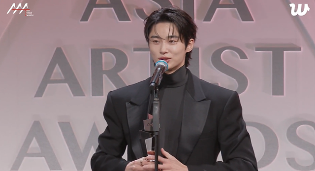 변우석이 'AAA 2024'에서 6개의 트로피를 차지했다. 위버스 캡처